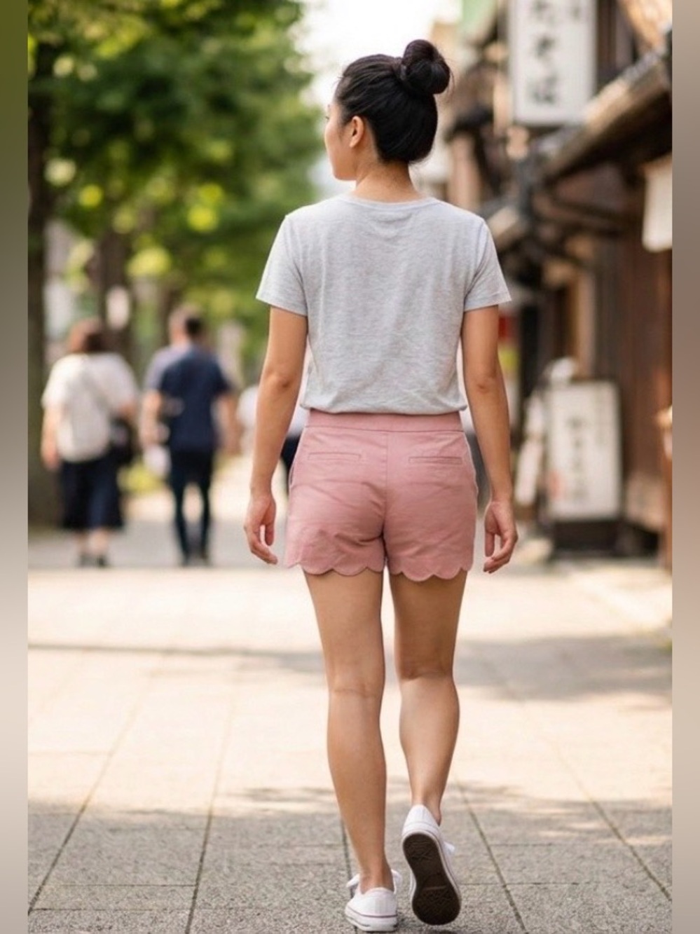 LOFT Buttercup Blush Scallop-Hem High Waist Shorts - Picture 1 of 6